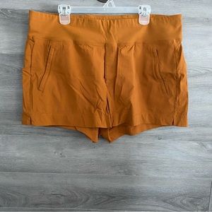 Athleta Trekkie North Shorts